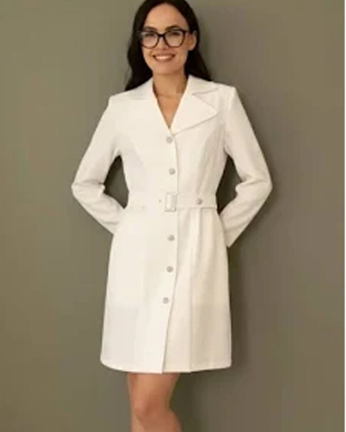 A lady with a short labcoat 